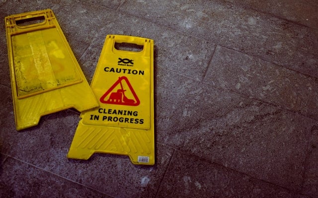 floor-cleaning-sign